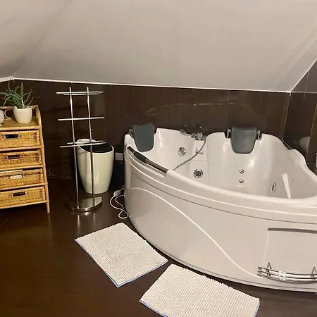 Dom Na Wzgorzu - Villa *